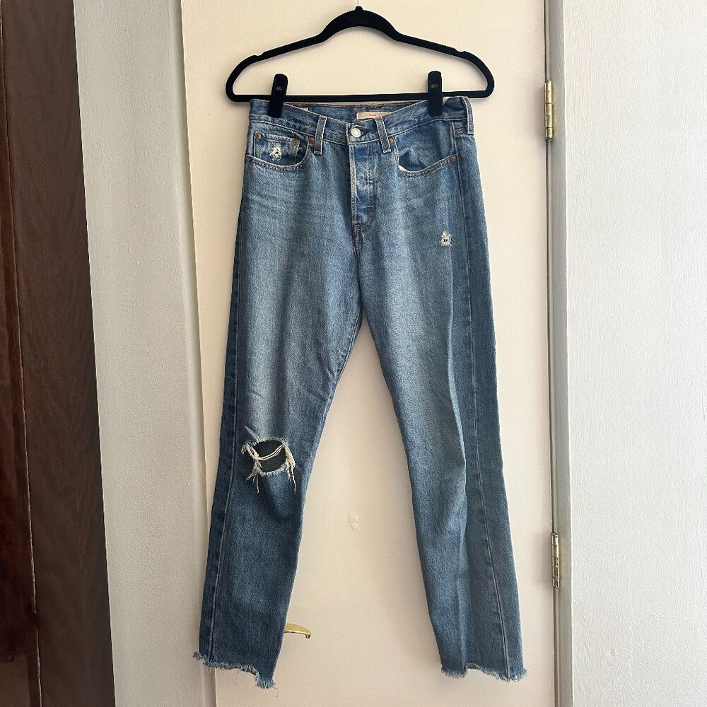 Levis Wedgie Distressed Jeans Size 27 in. Length 26 in.